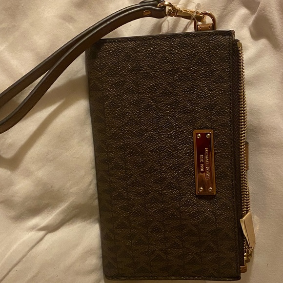 Michael Kors wallet - Picture 1 of 4